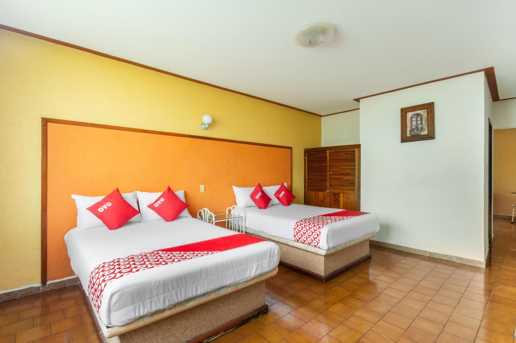 Oyo Hotel Casa Blanca Martínez de La Torre المظهر الخارجي الصورة