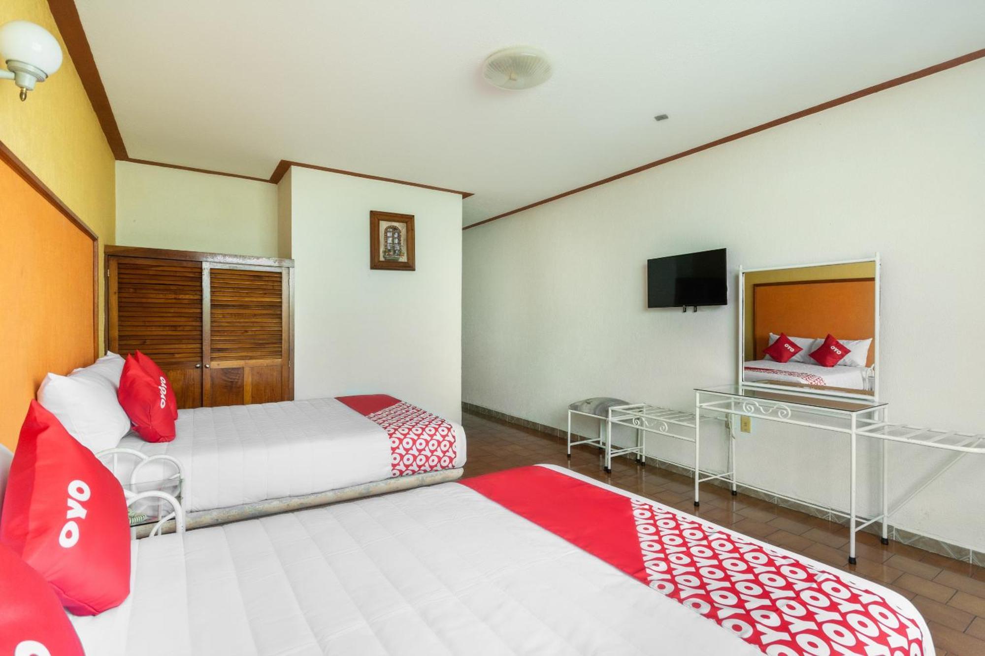 Oyo Hotel Casa Blanca Martínez de La Torre المظهر الخارجي الصورة