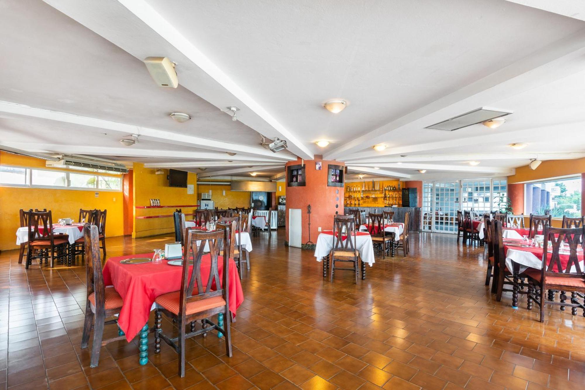 Oyo Hotel Casa Blanca Martínez de La Torre المظهر الخارجي الصورة