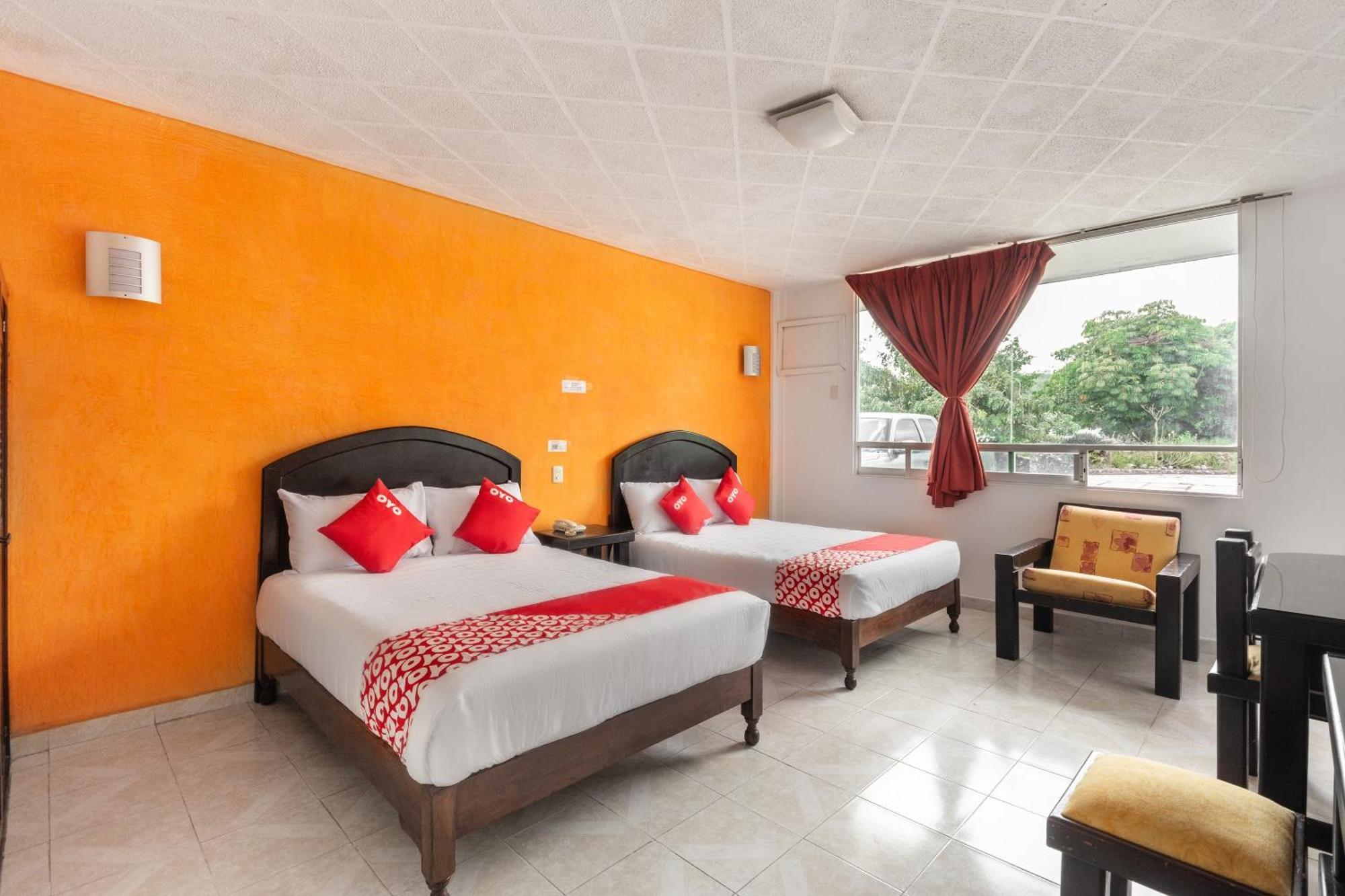 Oyo Hotel Casa Blanca Martínez de La Torre المظهر الخارجي الصورة