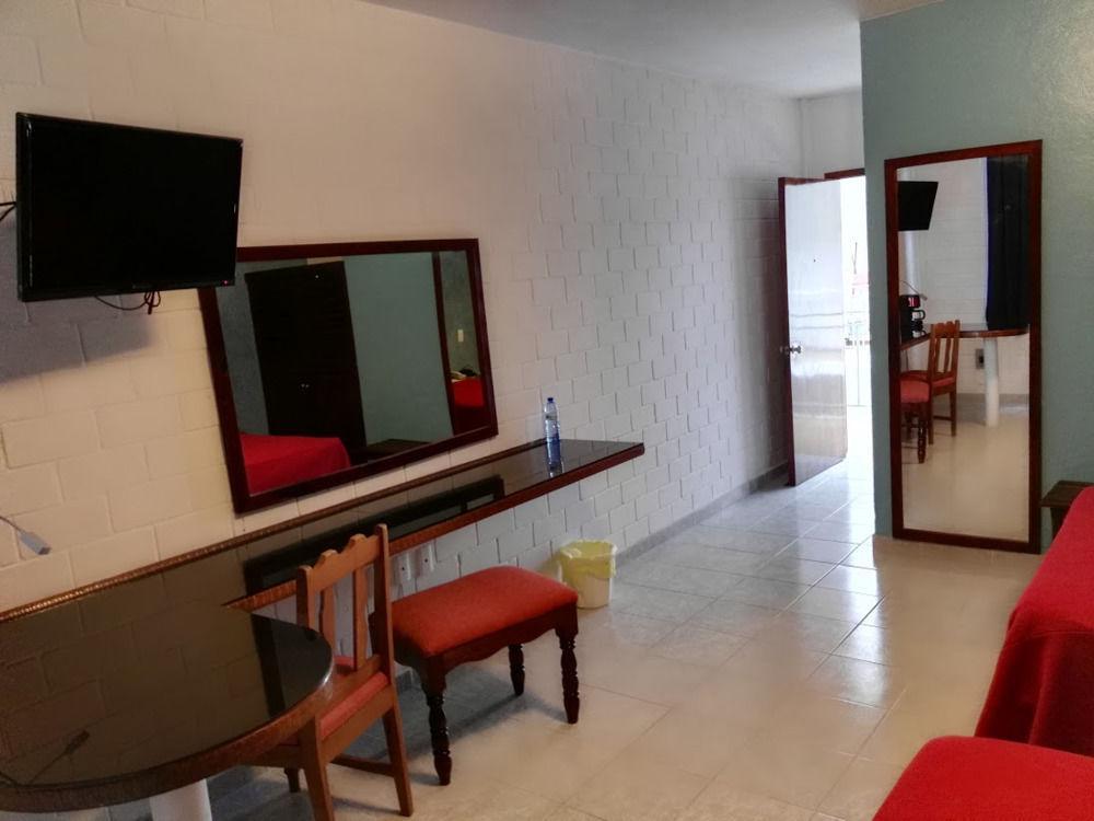 Oyo Hotel Casa Blanca Martínez de La Torre المظهر الخارجي الصورة