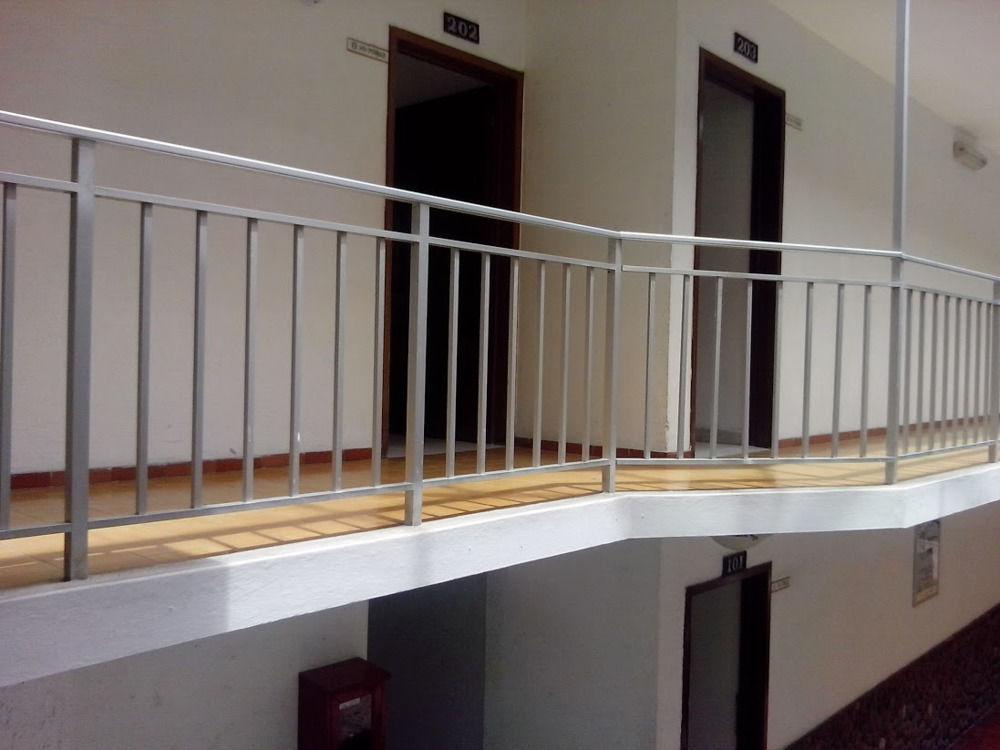 Oyo Hotel Casa Blanca Martínez de La Torre المظهر الخارجي الصورة