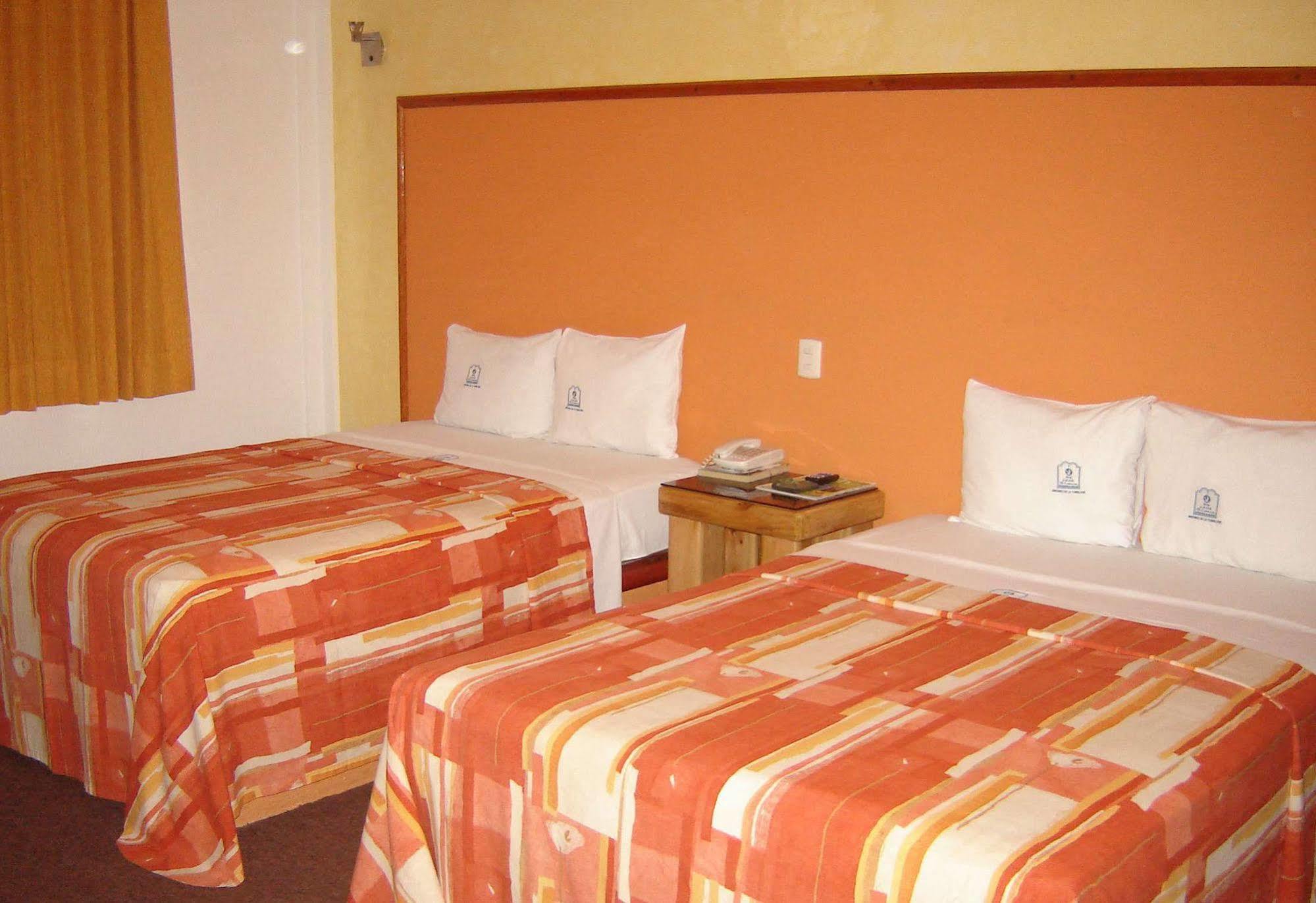 Oyo Hotel Casa Blanca Martínez de La Torre المظهر الخارجي الصورة